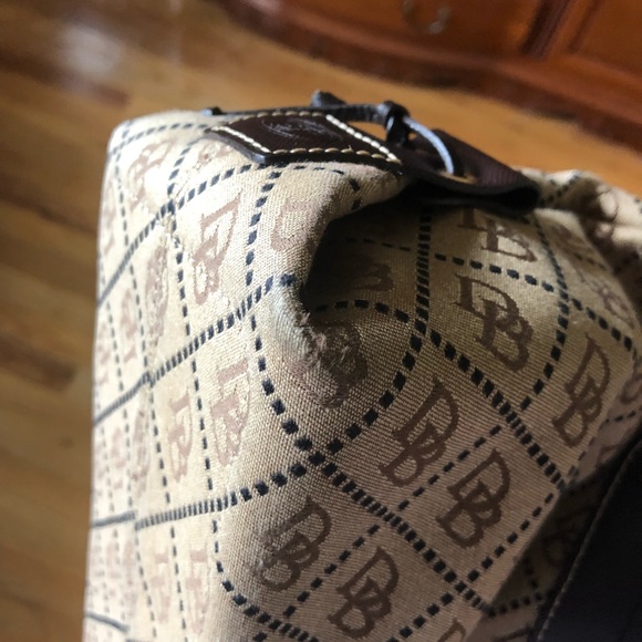 Dooney & Bourke signature quilt tote - Picture 4 of 4